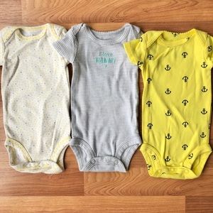 ⭐️ 3/ $10 Baby Newborn Onesie Bundle